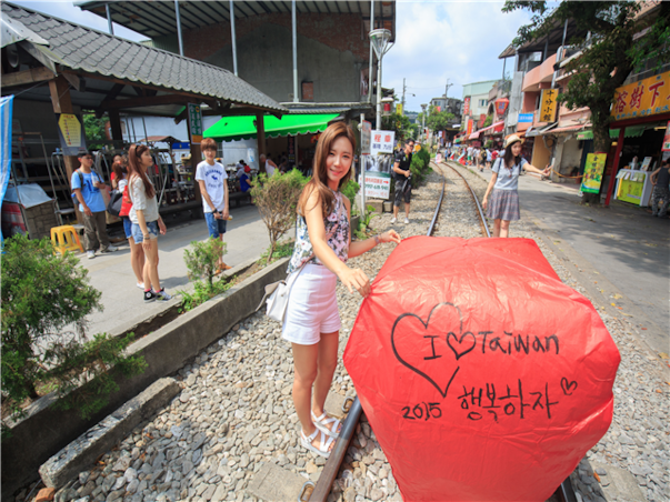 대만/단수이/예류/스펀/지우펀 4일 (4성호텔/천등체험/특식3회)